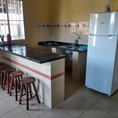 Chale No Condominio Verde Mar Na Praia Da Cocanha Caraguatatuba Exteriör bild